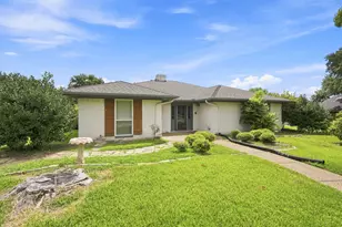 2005 Yorkstown Dr, Ennis, TX 75119 - Photo 3