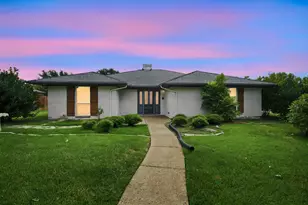 2005 Yorkstown Dr, Ennis, TX 75119 - Photo 1