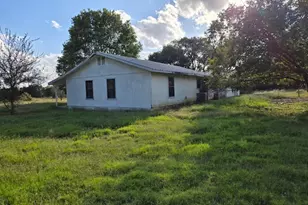 300 E 3rd St, Iredell, TX 76649 - Photo 13