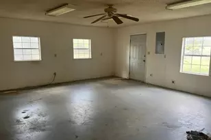 300 E 3rd St, Iredell, TX 76649 - Photo 21