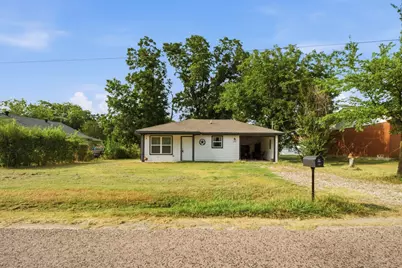 302 Gene Autry Drive, Tioga, TX 76271 - Photo 27