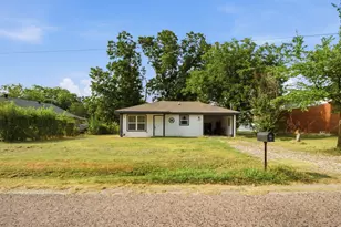 302 Gene Autry Dr, Tioga, TX 76271 - Photo 27
