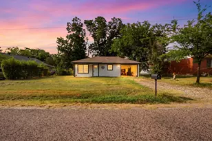 302 Gene Autry Dr, Tioga, TX 76271 - Photo 1