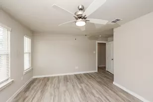 622 Ava Trl, Lewisville, TX 75057 - Photo 11