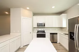 622 Ava Trl, Lewisville, TX 75057 - Photo 7