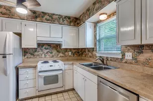 1255 Roaring Springs Rd, Fort Worth, TX 76114 - Photo 5
