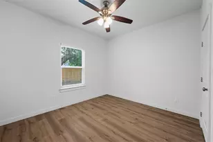 918 W Ford St, Denison, TX 75020 - Photo 9