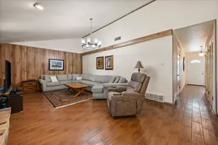 409 Colgate Ct, Arlington, TX 76014 - Photo 5