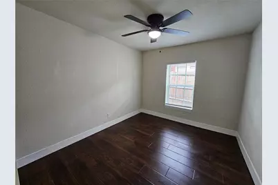 211 N Hampton Road, Dallas, TX 75208 - Photo 15