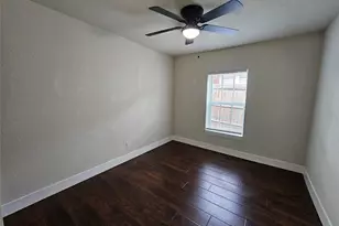211 N Hampton Rd, Dallas, TX 75208 - Photo 15