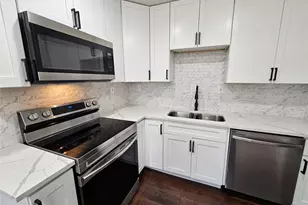211 N Hampton Rd, Dallas, TX 75208 - Photo 11