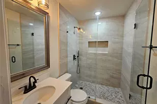 211 N Hampton Rd, Dallas, TX 75208 - Photo 19