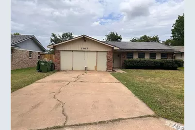 1707 15th Street, Mineral Wells, TX 76067 - Photo 1