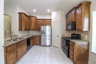 215 Wooded Creek Ave, Wylie, TX 75098 - Photo 5