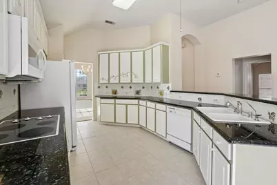 469 Crestview Point Drive, Lewisville, TX 75067 - Photo 11