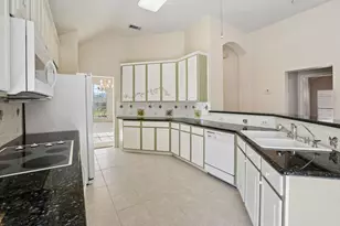 469 Crestview Point Dr, Lewisville, TX 75067 - Photo 11