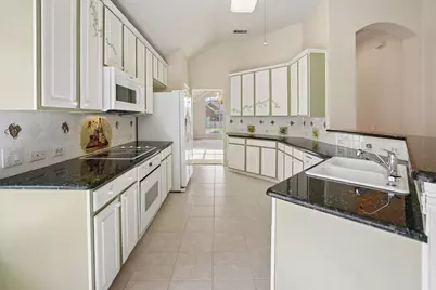 469 Crestview Point Drive, Lewisville, TX 75067 - Photo 9