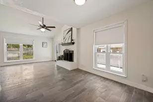 2751 Stonecreek Ct, Carrollton, TX 75006 - Photo 5