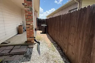 1152 Sunderland Ln, Fort Worth, TX 76134 - Photo 17