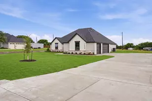 1033 Uplift Dr, Weatherford, TX 76087 - Photo 3