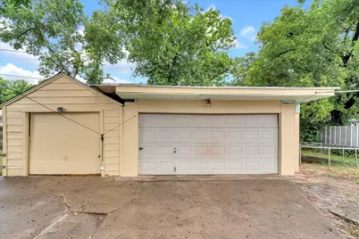 1113 Hudgins Avenue, Fort Worth, TX 76111 - Photo 27
