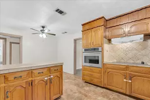 1113 Hudgins Ave, Fort Worth, TX 76111 - Photo 13