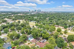 1113 Hudgins Ave, Fort Worth, TX 76111 - Photo 33
