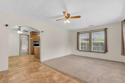 1113 Hudgins Avenue, Fort Worth, TX 76111 - Photo 5