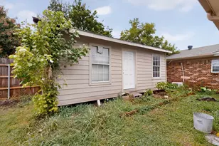 1506 Town Bluff St, Garland, TX 75040 - Photo 15