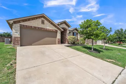 381 Coral Vine Lane, Burleson, TX 76028 - Photo 3