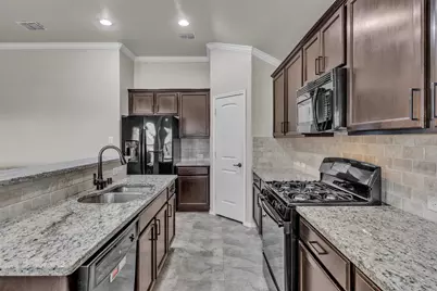 381 Coral Vine Lane, Burleson, TX 76028 - Photo 17