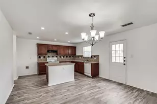 8101 Stanton Ct, Fort Worth, TX 76120 - Photo 17