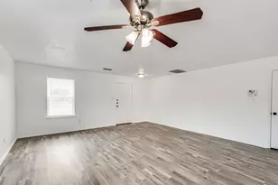 8101 Stanton Ct, Fort Worth, TX 76120 - Photo 5