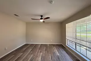 5204 Winifred Dr, Fort Worth, TX 76133 - Photo 5