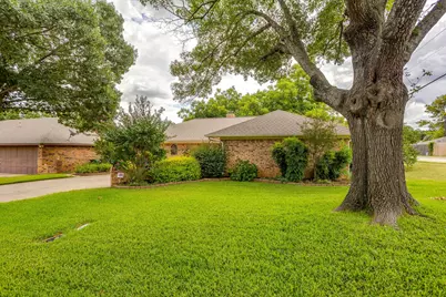 4510 Longacres Court, Arlington, TX 76016 - Photo 3