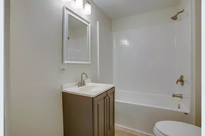 301 Madison Street, Cleburne, TX 76033 - Photo 25