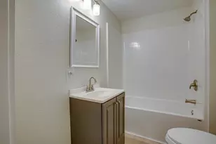 301 Madison St, Cleburne, TX 76033 - Photo 25