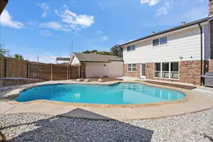 2310 Greenhill Dr, Carrollton, TX 75006 - Photo 31