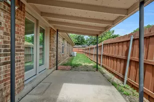 306 Crowe Dr, Euless, TX 76040 - Photo 25