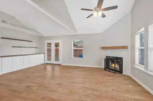 306 Crowe Dr, Euless, TX 76040 - Photo 9
