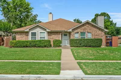 306 Crowe Drive, Euless, TX 76040 - Photo 1