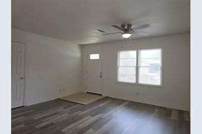 432 Lorna Street, Burleson, TX 76028 - Photo 3