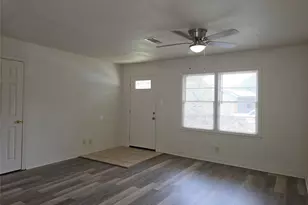 432 Lorna St, Burleson, TX 76028 - Photo 3