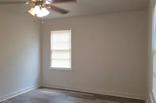 432 Lorna St, Burleson, TX 76028 - Photo 11