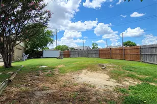 3020 Rockett Dr, Carrollton, TX 75007 - Photo 15