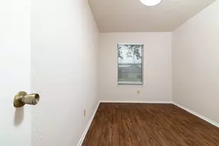 6410 Springfield Dr, Arlington, TX 76016 - Photo 29
