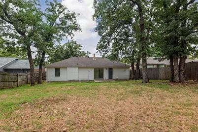 6410 Springfield Drive, Arlington, TX 76016 - Photo 39