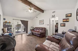 636 Sue Ann Ln, Burleson, TX 76028 - Photo 7