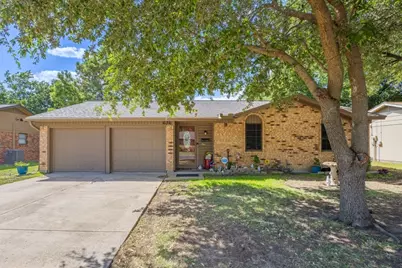 636 Sue Ann Lane, Burleson, TX 76028 - Photo 3