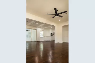 805 Lynn Court, Ennis, TX 75119 - Photo 5